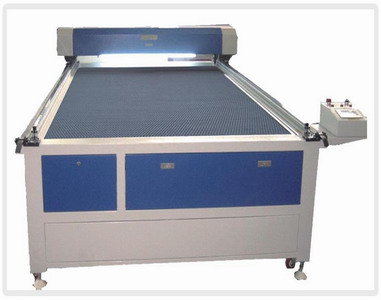 Wide format laser cutting machine